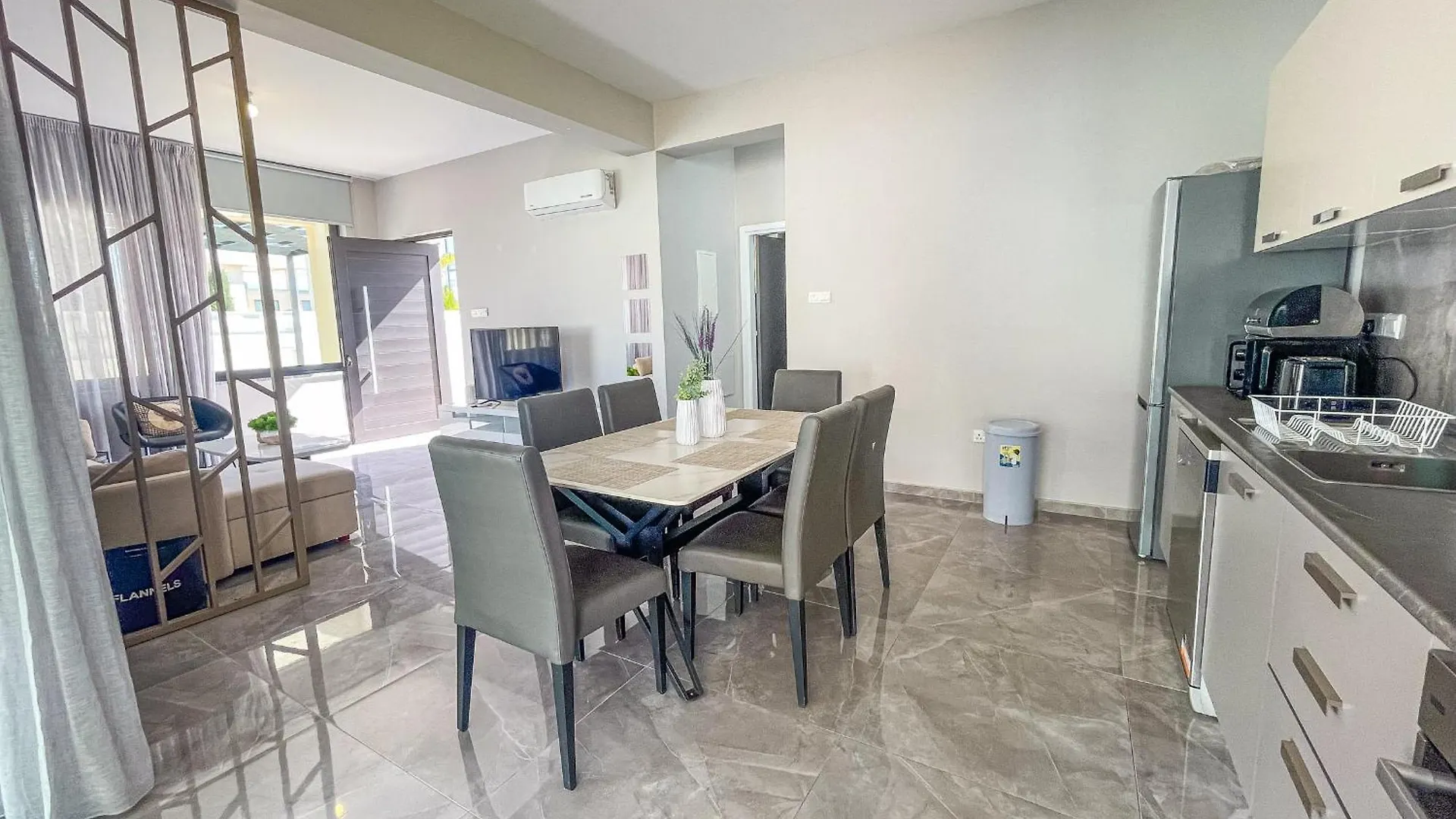 פרוטאראס Panorama Lux Villas 0*,