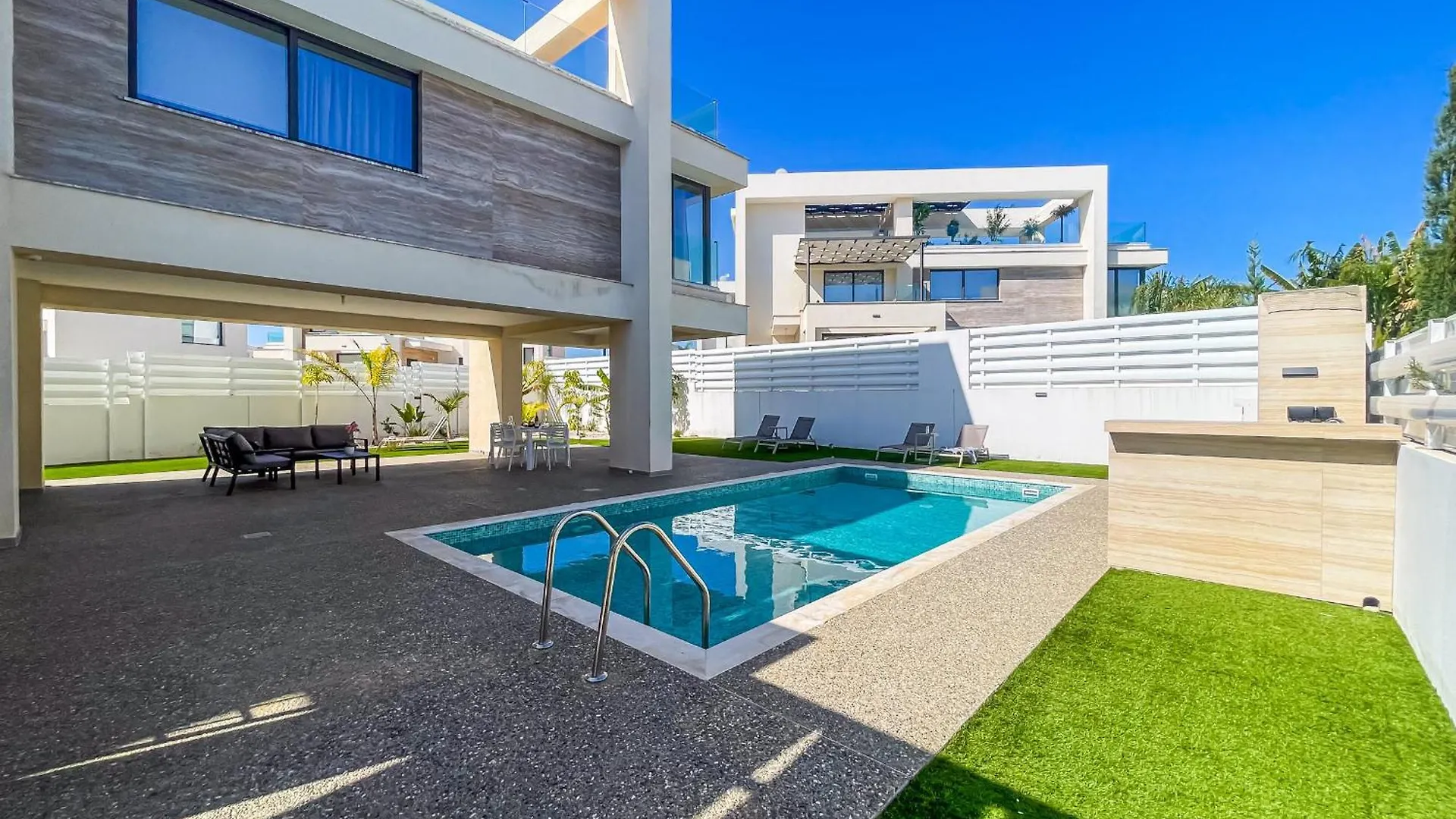 פרוטאראס Panorama Lux Villas 0*,
